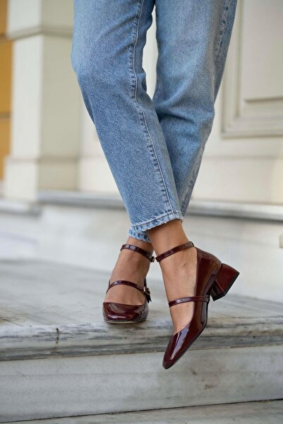 sovrana Boty s krátkým podpatkem s tupou špičkou se zavřeným zadním páskem