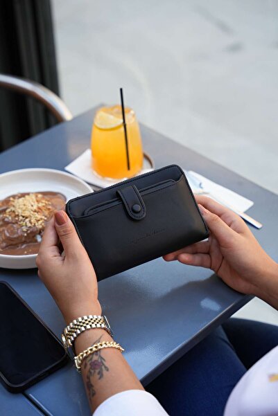 Crew Leather محفظة / حامل بطاقات للسيدات من براجا مع هدية