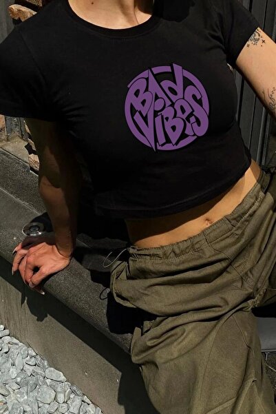 Violon Y2K Streetwear Bad Vibes με εμπριμέ κοντό μανίκι μαύρο κορμάκι