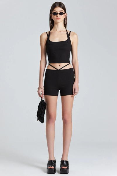 World Fashion Trends WFT2423 Μαύρο σορτς με λεπτομέρεια με κορδόνια