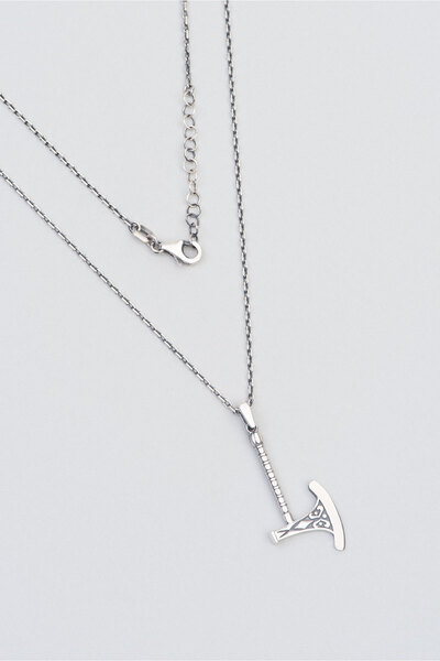 So CHIC... Savaş Baltası Figürlü Erkek Gümüş Kolye