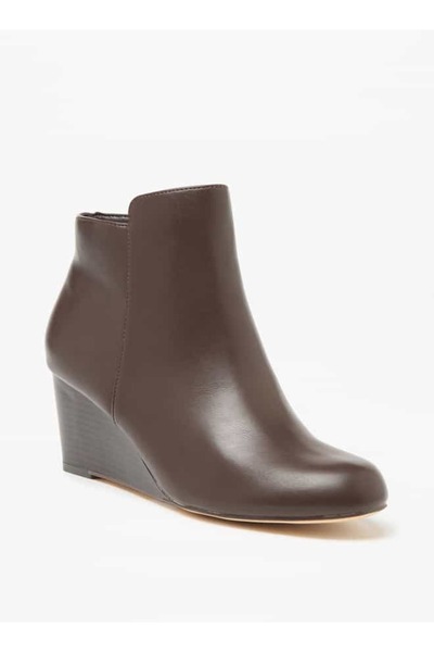 Flora Bella by Shoexpress حذاء الكاحل Flora Bella ذو السحاب والإغلاق وكعب إسفيني