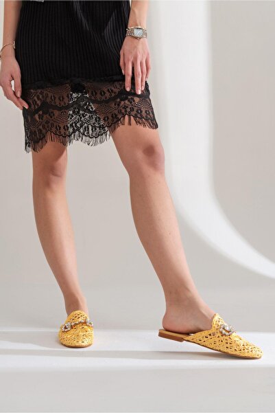 Zeyn Örgü  Deri Terlik