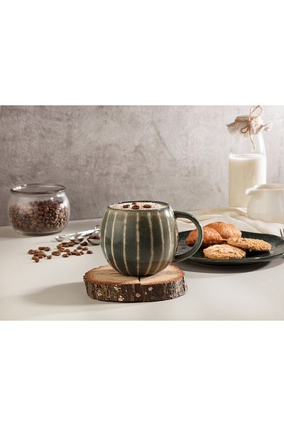 Madame Coco Bel Mais Oval Mug