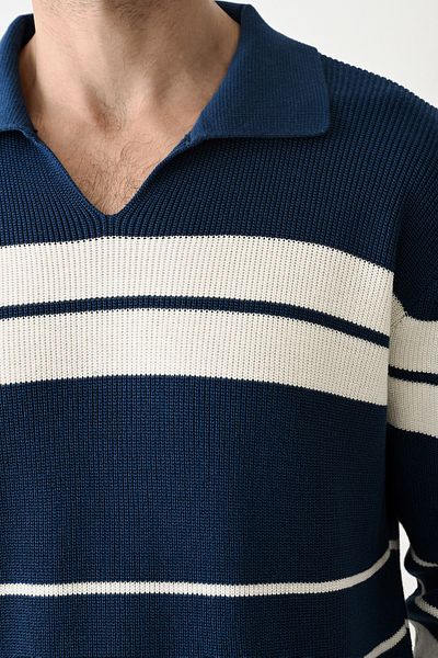 İLKCET MODA Pánský svetr s prémiovým pruhovaným úpletem s výstřihem do V