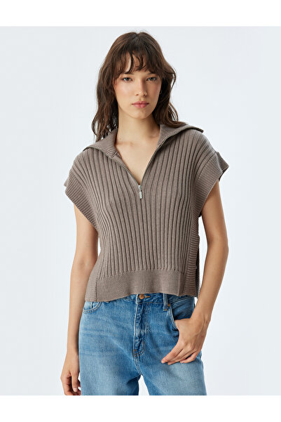 Koton Yarım Fermuar Detaylı Dik Yaka Triko Crop Süveter