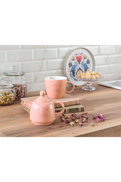Madame Coco Grand Teapot