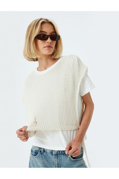 Koton Crew Neck Short Sleeve Crochet Detailed T-Shirt