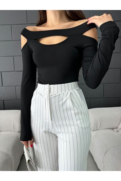 Fav Style Γυναικεία μακρυμάνικη μπλούζα με λαιμόκοψη με λεπτομέρεια μαύρη