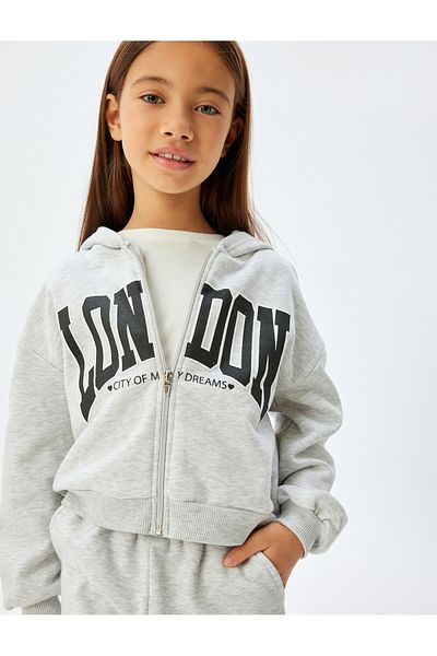 Koton Crop mikina s kapucí - zapínání na zip a detailní potisk