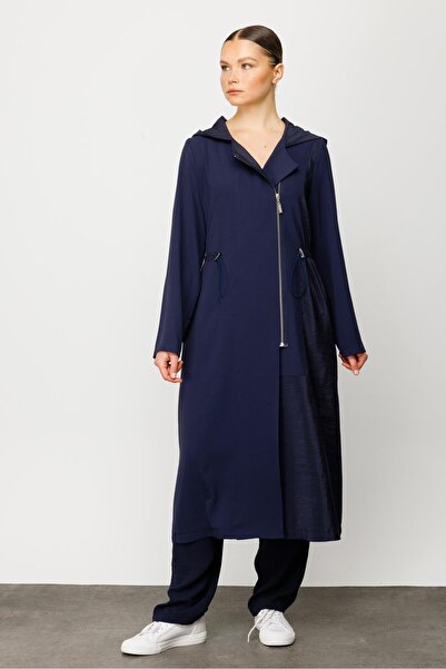 Micca Yan Fermuar ve Garni Detaylı Zor Kırışan Nefes Alan Özel Dokuma Tam Boy Zamansız Kap-Laci