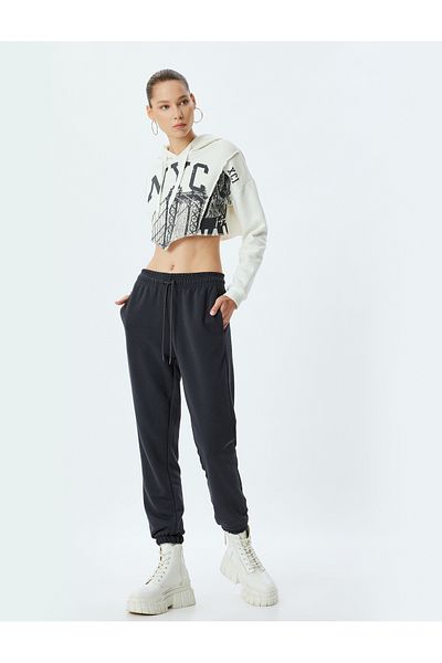 Koton Άνετο FitJogger Sweatpants - Λεπτομερής τσέπη, μέση με κορδόνια, με ραβδώσεις