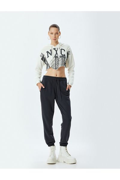 Koton Άνετο FitJogger Sweatpants - Λεπτομερής τσέπη, μέση με κορδόνια, με ραβδώσεις