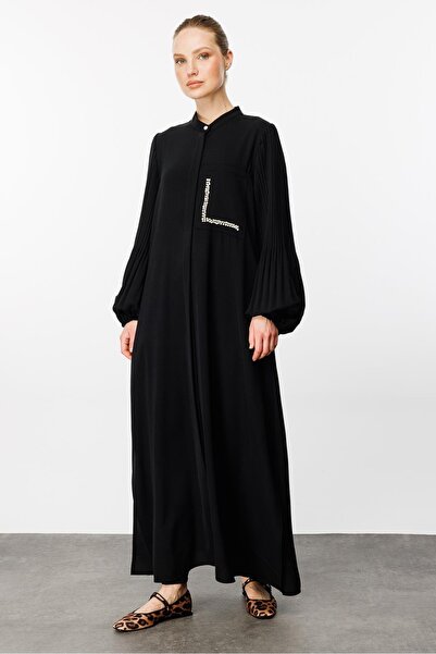 Micca İnci ve Kolu Pilise Detaylı Zor Kırışan Nefes Alan Özel Dokuma Tam Boy Zamansız Kap-Siyah