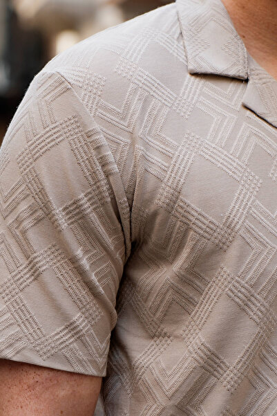 Valiberta Μπεζ ανδρικό πουκάμισο με κοντό μανίκι με ζακάρ σχέδιο
