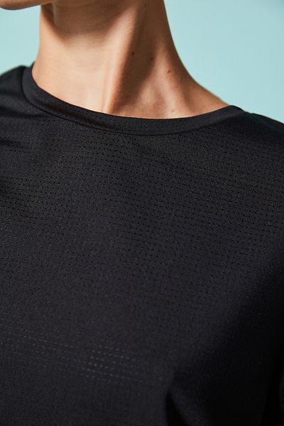 Penti Tricou negru cu mânecă scurtă cu decolteu