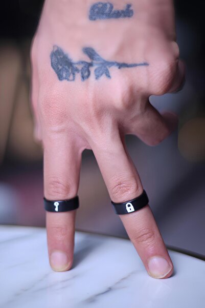 The Collection Anahtar Ve Kilit Çift Alyans 2'li Set Siyah Ayarlanabilir Yüzük