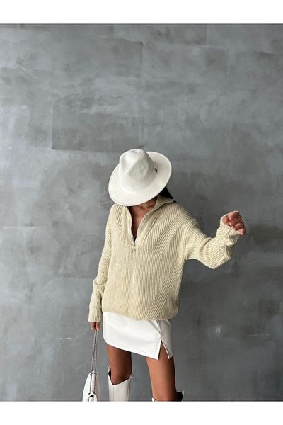 HZL Zippered Collar Knitted Sweater