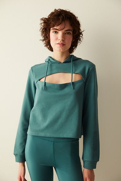Penti Balance Front Cut Out Top