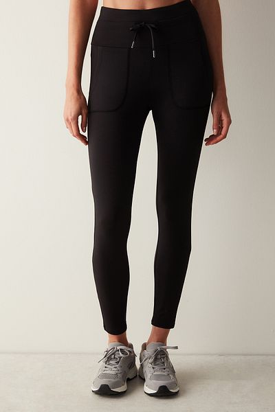 Penti Schwarze, bequeme, knöchellange Leggings mit hoher Taille und Taschendetail