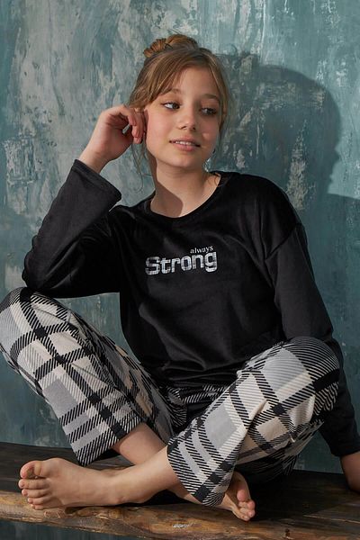 Pijamaevi Black Strong Patterned Exclusive Velvet Girl's Pajama Set