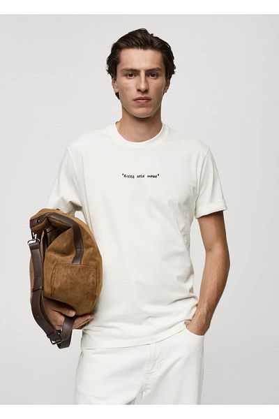 MANGO Man T-Shirt aus Baumwolle mit normaler Passform und Muster