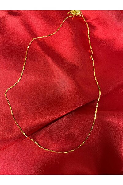 Mog Concept قلادة أنيقة من الفولاذ اللامع غير القابل للتشوه بلون ذهبي