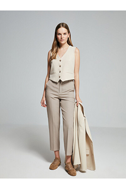 LC Waikiki Lcwk V Yaka Kadın Klasik Yelek