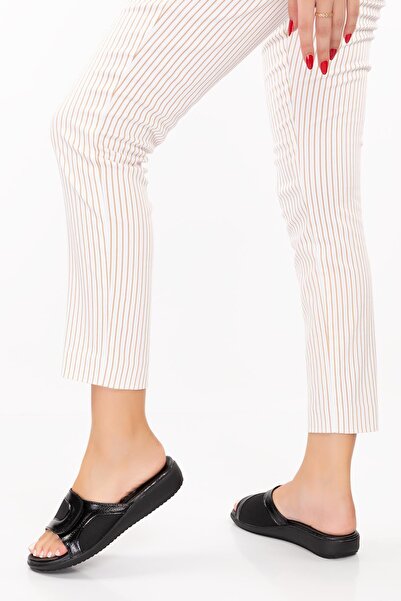 ARTI ARTI AYAKKABI Artı-Artı020-5002 Ortopedik Topuk Dikeni&Kemik Çıkıntısı Fonksiyonlu Kadın Siyah Kırışık Rugan Terli