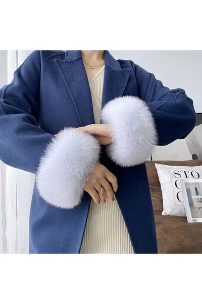 FELLMENS Ecru Soft Textured Plush Women's Sleeve