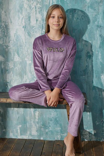 Pijamaevi Set de pijamale exclusiv pentru fete din catifea cu model liliac sălbatic