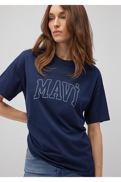 Mavi Marineblaues T-Shirt mit Logo-Print, reguläre Passform / normaler Schnitt 1611193-70488