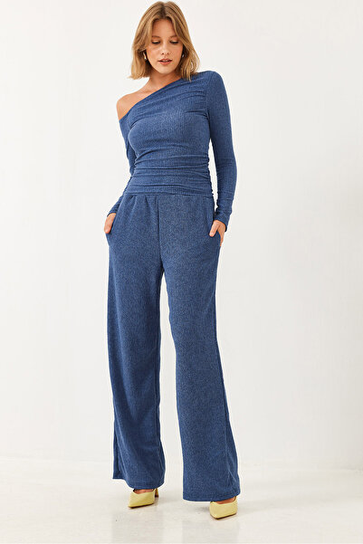 Bianco Lucci Жіночий костюм з асиметричним коміром 60251832