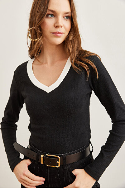 Olalook Kadın Siyah Beyaz Yaka Detaylı Şardonlu Likralı Bluz BLZ-19002746