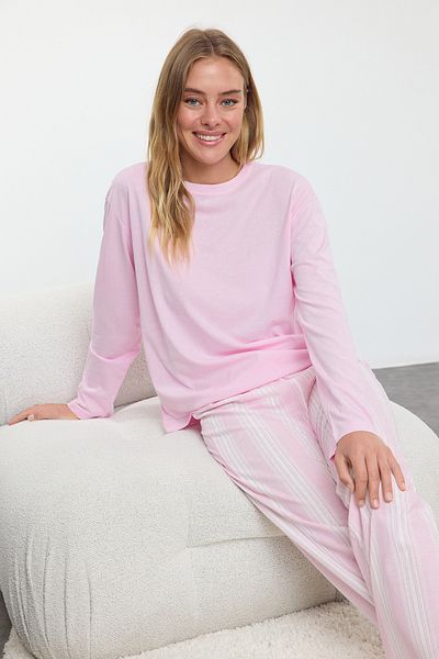 Trendyol Collection Růžový 100% bavlněný pruhovaný pletený pyžamový set Thmaw25Pt00188