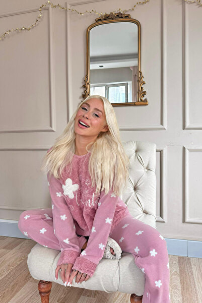 Pijamaevi Pembe Hello Winter Desenli Kadın Peluş Pijama Takımı