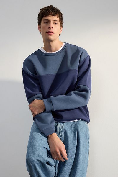Trendyol Collection Námořnická modrá oversize mikina Color Block – Fleece, Tmnaw25Sw00013