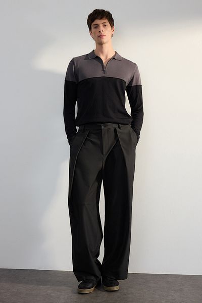 Trendyol Collection Anthrazitfarbener Slim-Fit-Strickpullover mit Polokragen – Farbblock TMNAW25KZ00050