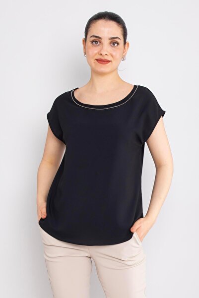 AYHAN 81948 Bisiklet Yaka Zincir Detay Kolsuz Şifon Bluz