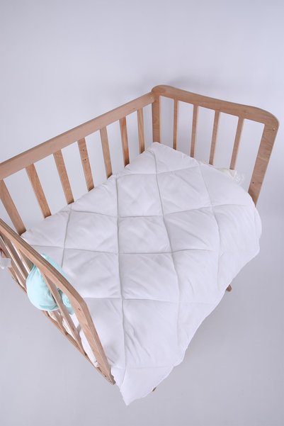 Babyhola Washable Anti-allergic 100% Microfiber Fiber Baby Quilt 100cmx150cm