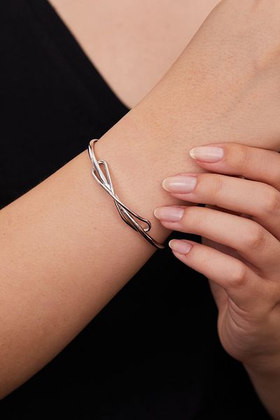 Elika Silver Women's Bow Model Adjustable Bracelet