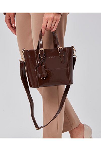 ÇANTA حقيبة كتف نسائية متوسطة الحجم من Torime مصنوعة من الجلد اللامع