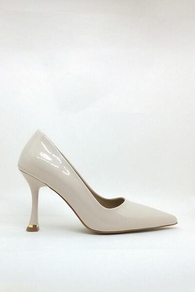 DOSA SHOES Pantofi stiletto cu toc mediu din piele lacuita bej