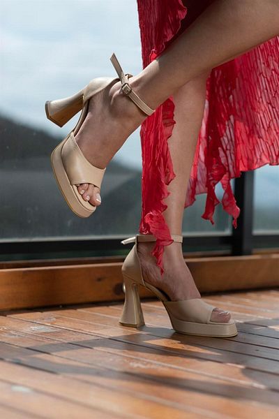 sovrana Single Strap Thick Platform Heeled Shoes Tan