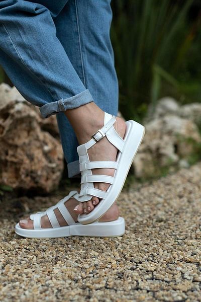 sovrana Stripe Detailed Sandals White