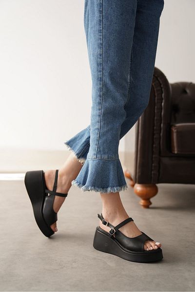 MODAADAM Γυναικεία πέδιλα Lasley Wedge Heeled - Μαύρο Δερμάτινο