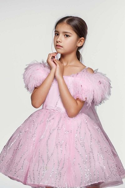 Riccotarz Ροζ βραδινό φόρεμα για κορίτσια - Off Shoulder, μανίκια με πούπουλα και εσωτερική επένδυση με πούλιες