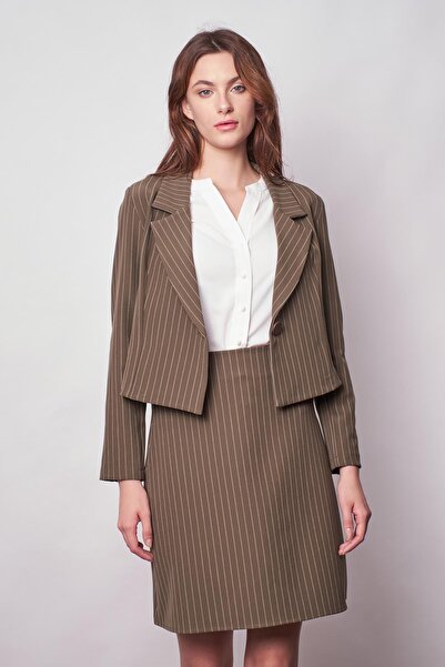 Jument Women's Striped Collar Long Sleeve Lightweight Lycra Fabric Short Blazer Jacket-Khaki Line