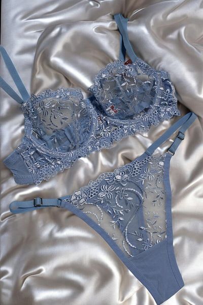 blackstrip Lace Underwire Adjustable Strap Embroidery Bralet Thong Set