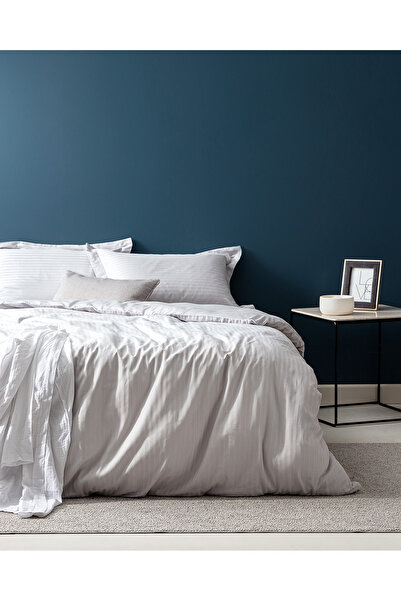 Madame Coco غطاء لحاف مزدوج من الساتان من إليسيا - مجموعة مخططة باللون الرماد...